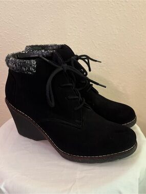 White Mountain Black Wedge Ankle Boots with Knit Collar